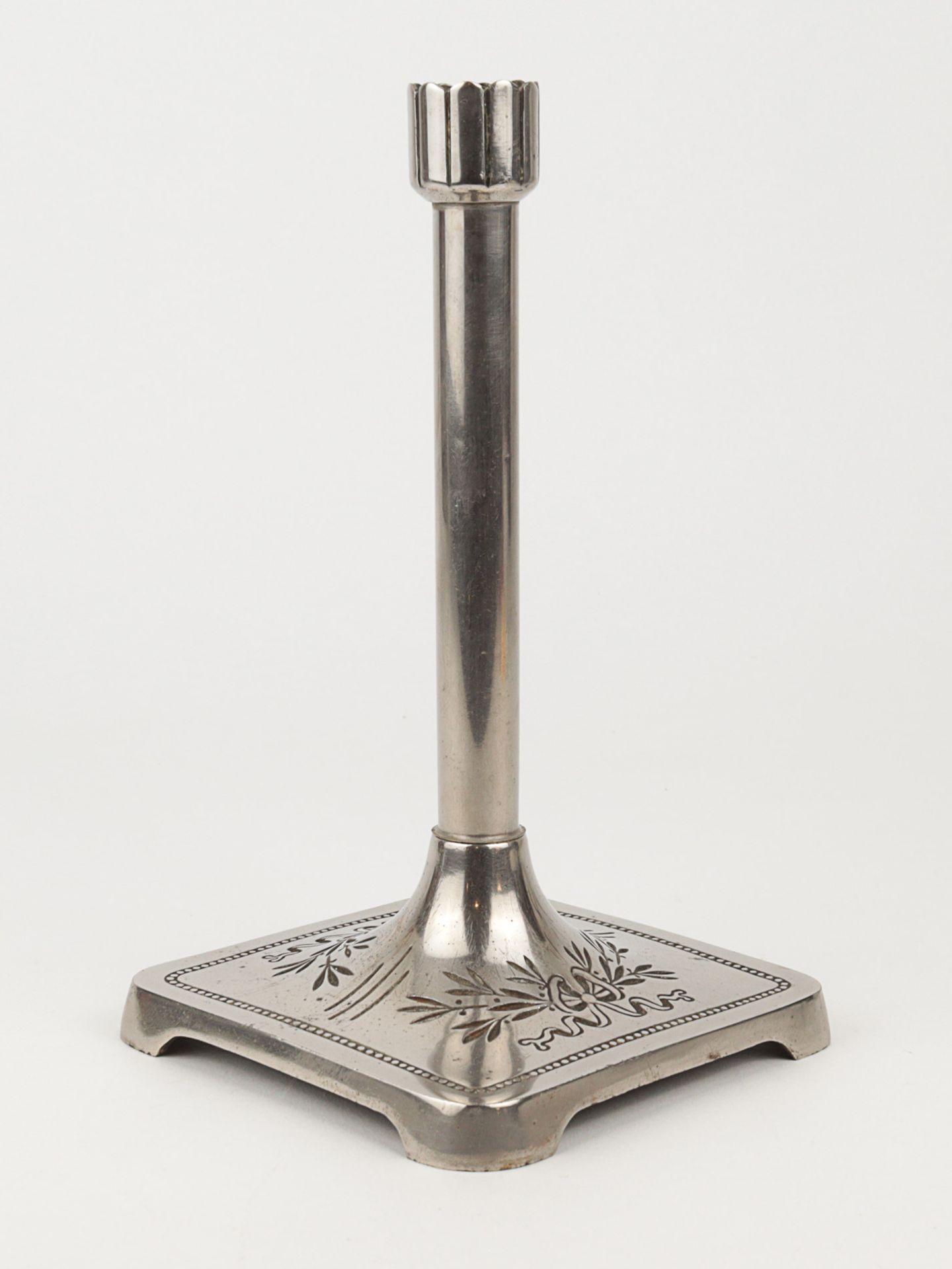 Kerzenleuchter um 1920, Jugendstil, Metall, 1-flammig, quadratische Plinthe m. vegetab