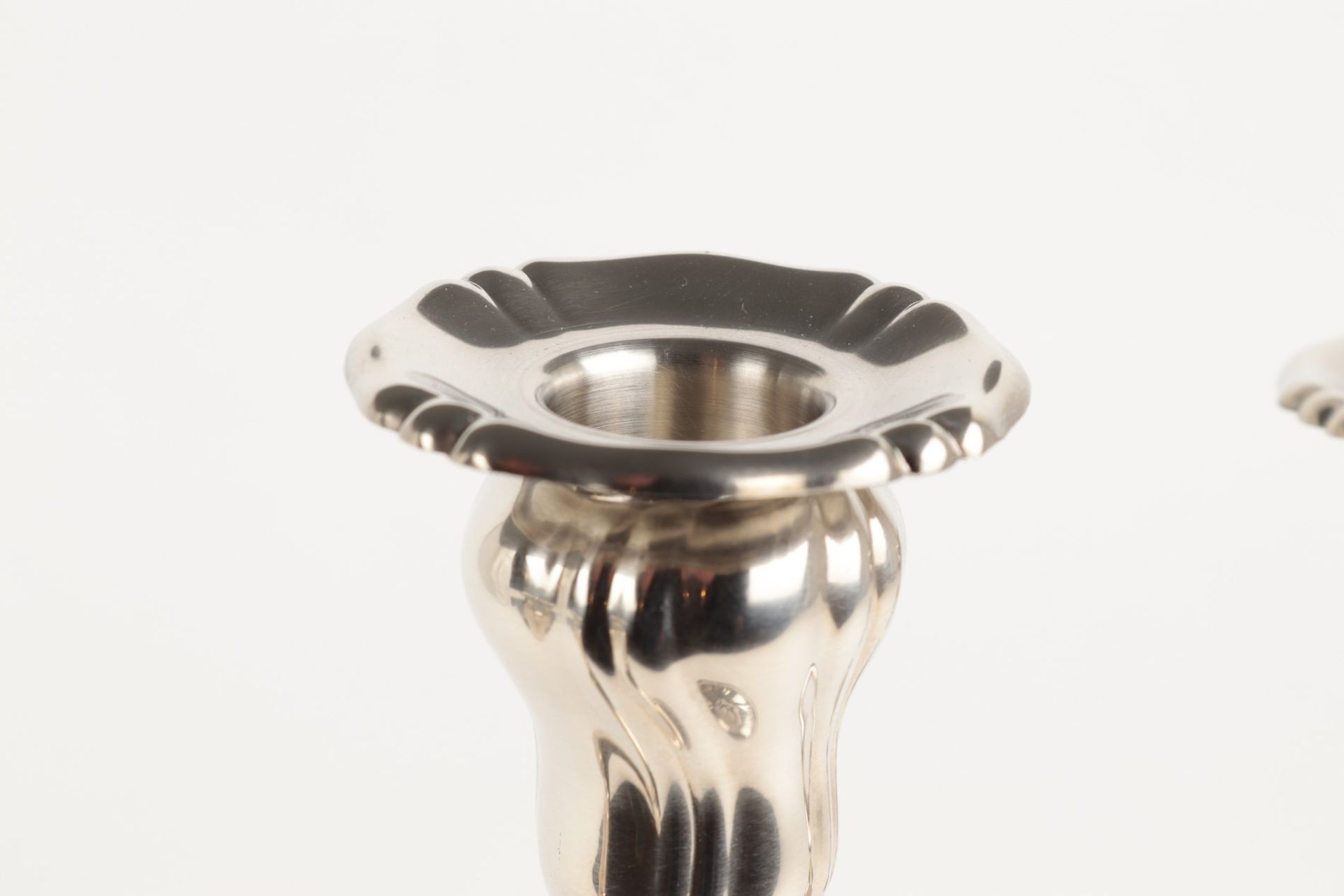 Kerzenleuchter Silber 835, 3-flammig, runder Stand, balusterförmiger Schaft m. zwei g - Bild 2 aus 6