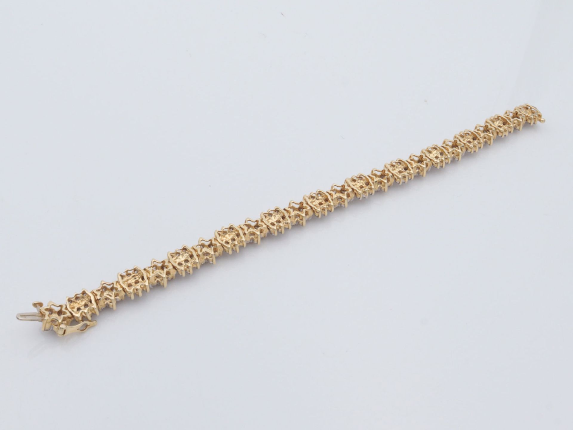 Diamant - Armband GG, gem. 14K, aus blütenförmigen Elementen, reich besetzt mit Diam - Image 3 of 5