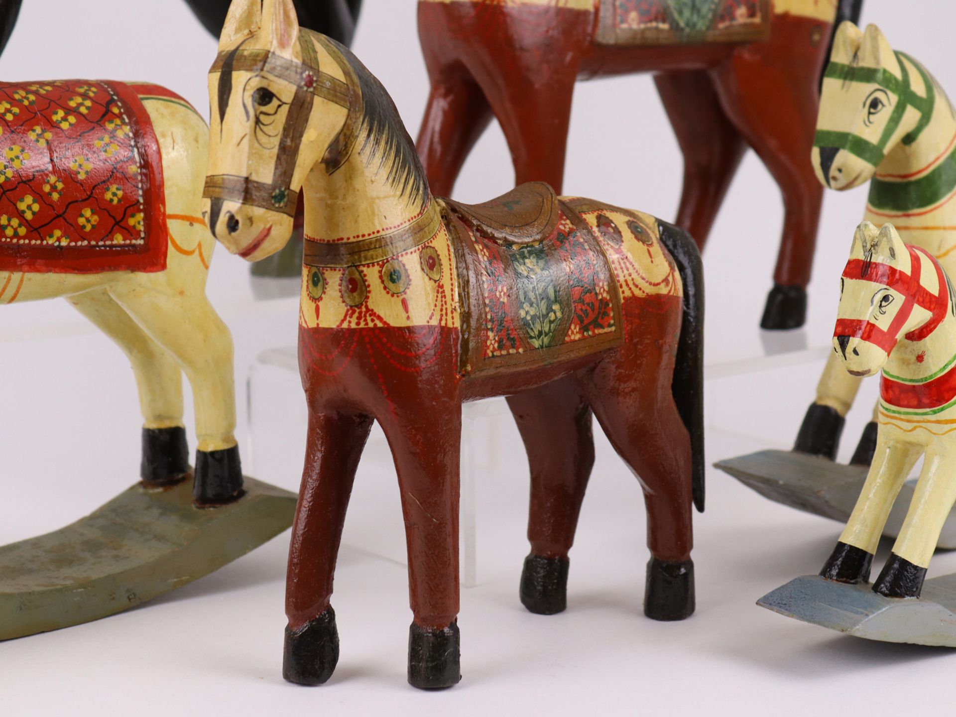 Holzfiguren - Pferde - Bild 2 aus 3