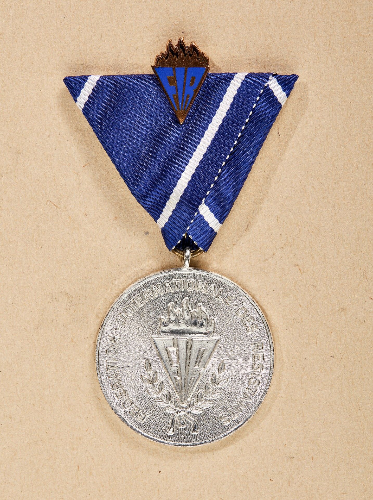 Erich Honecker - Medaille der Förderation internationaler Wiederstandskämpfer