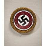 Goldenes Parteiabzeichen der NSDAP.