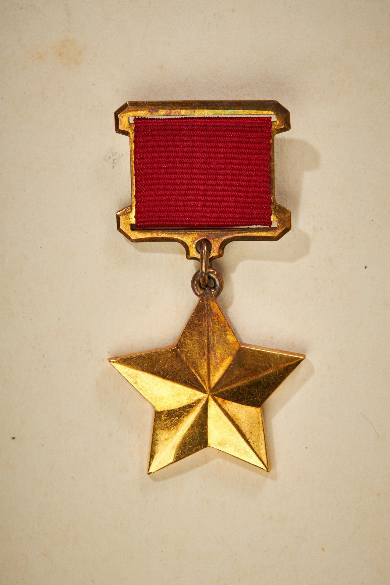 UDSSR: Ehrentitel Held der Sowjetunion verliehen an Erich Honecker - Bild 3 aus 8
