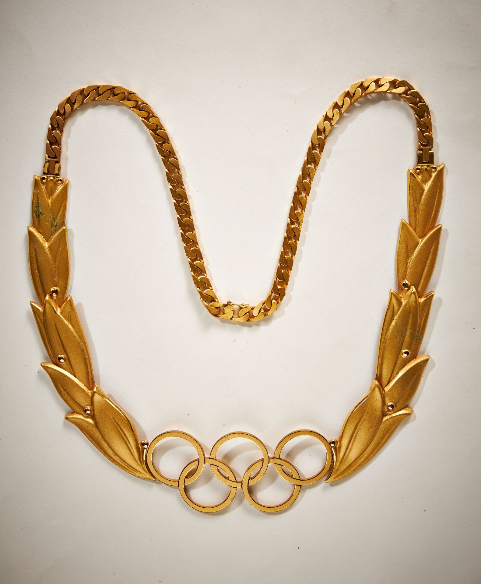 Erich Honecker - Internationales Olympisches Komitee: Olympischer Orden in Gold. Exemplar verlie...