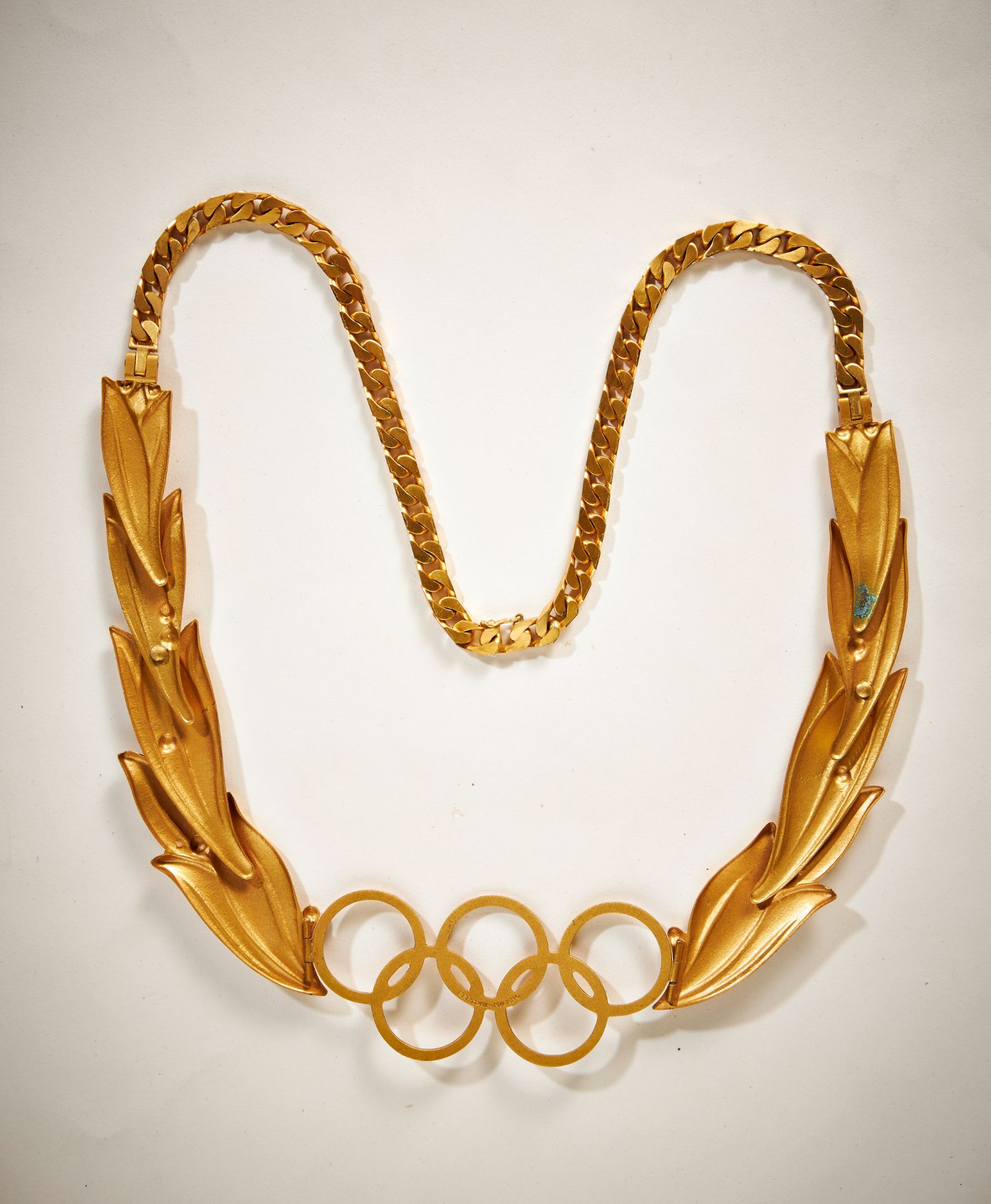 Erich Honecker - Internationales Olympisches Komitee: Olympischer Orden in Gold. Exemplar verlie... - Image 4 of 7