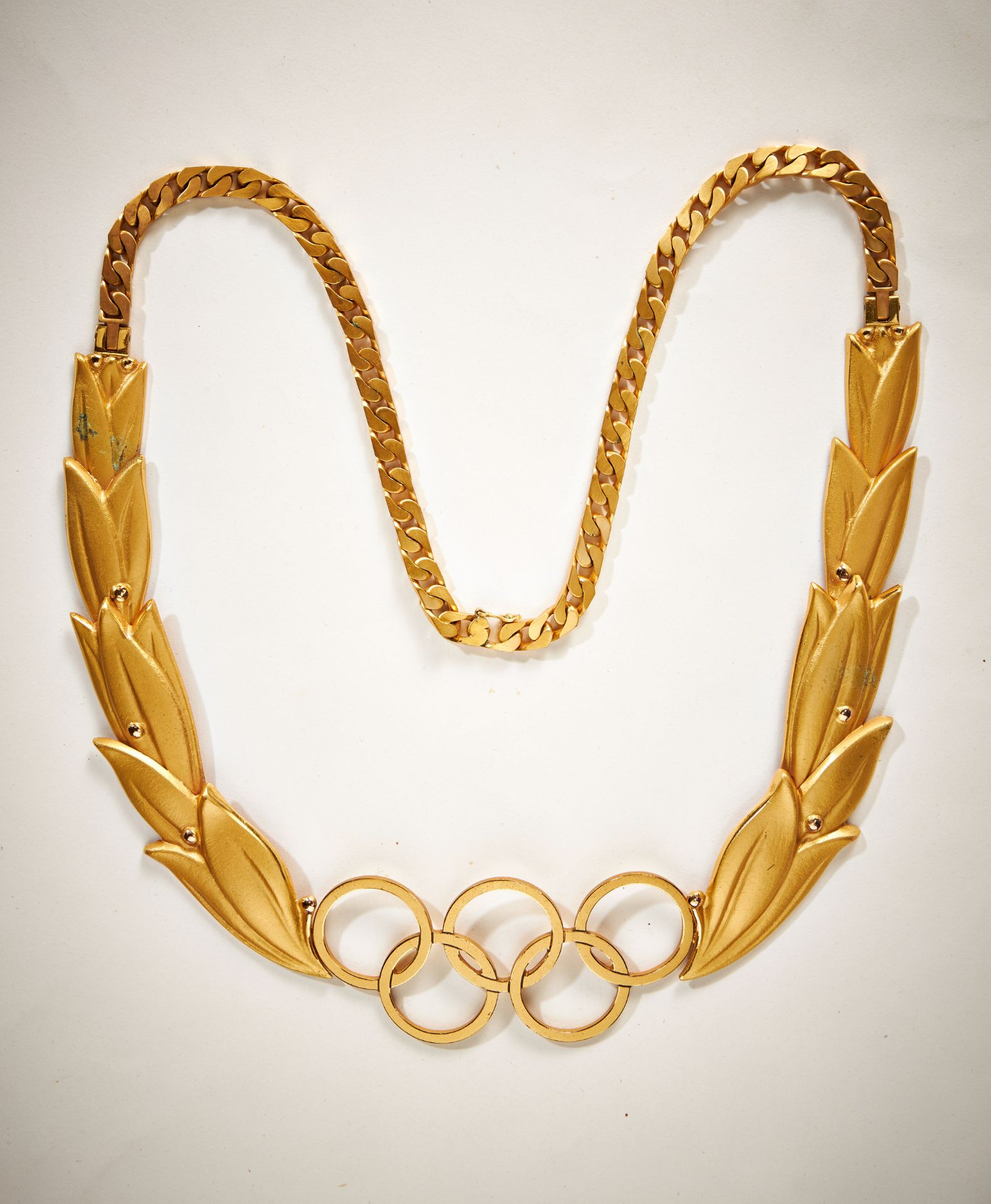 Erich Honecker - Internationales Olympisches Komitee: Olympischer Orden in Gold. Exemplar verlie... - Image 3 of 7