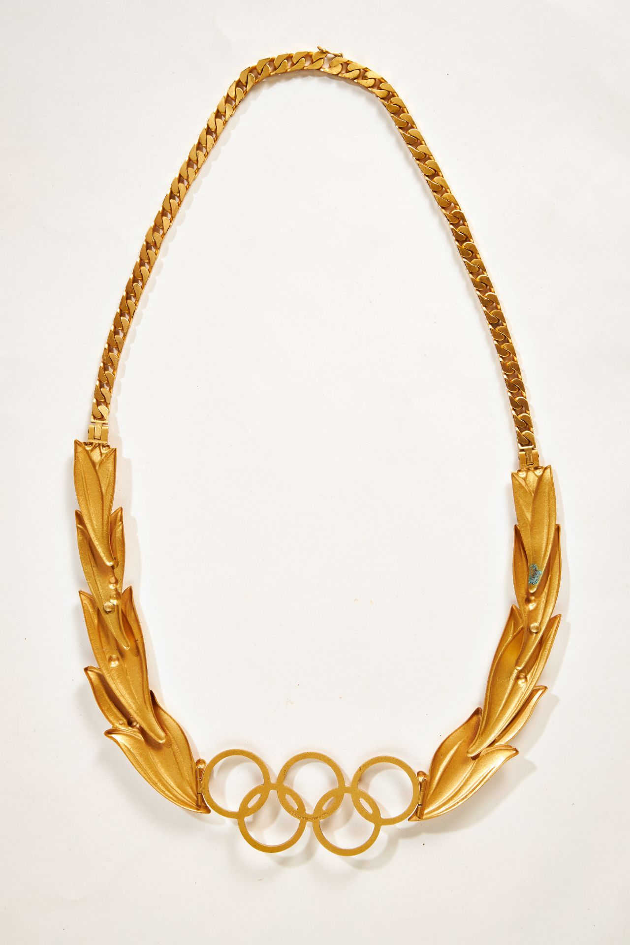 Erich Honecker - Internationales Olympisches Komitee: Olympischer Orden in Gold. Exemplar verlie... - Image 2 of 7