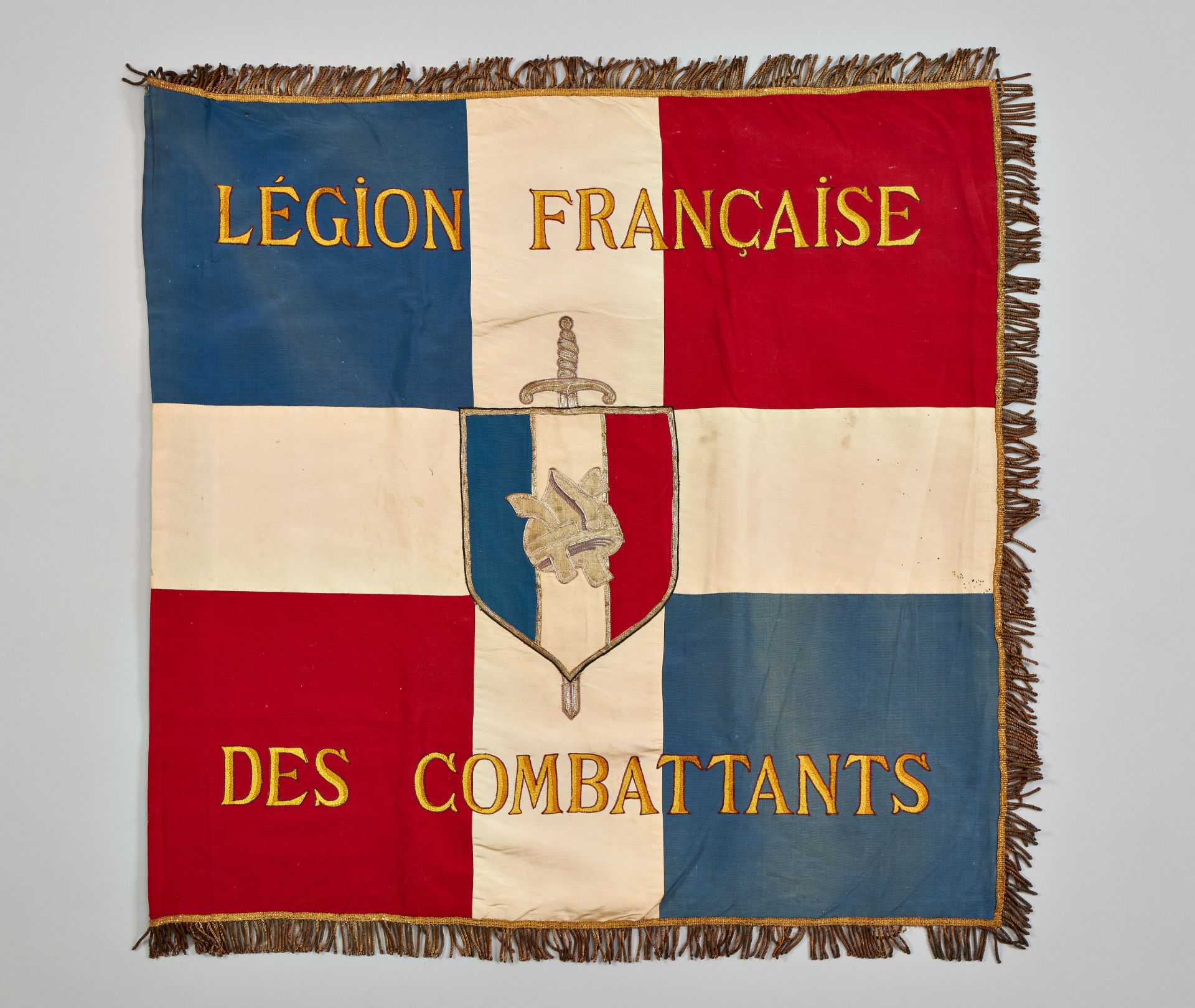 Frankreich : Fahne und Fahnenspitze der Legion Francais des Combattants aus der zeit des Vichy -... - Bild 2 aus 5