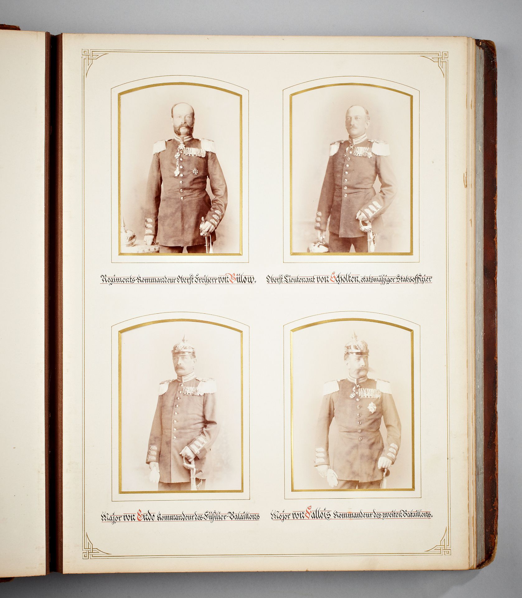 Preussen : Prächtiges Geschenk-Fotoalbum des preußischen Kaiser-Alexander-Garde Grenadier-Regime... - Bild 6 aus 8