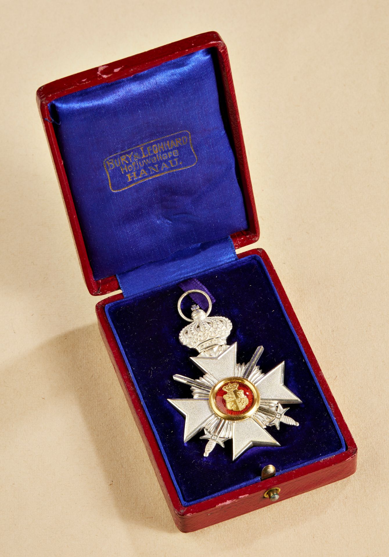 Reuß : Fürstlich Reußisches Ehrenkreuz 3. Klasse mit Krone und Schwertern.