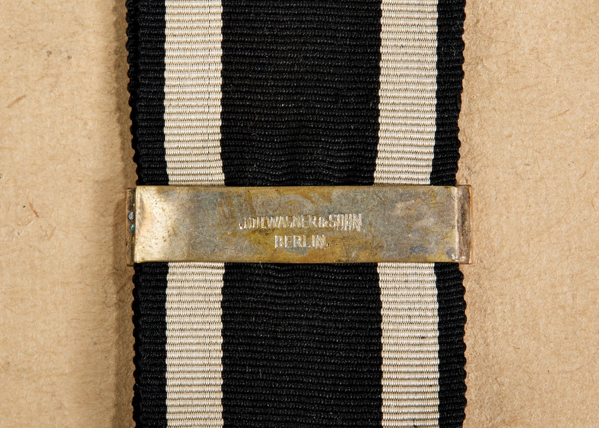 Preußen : Eisernes Kreuz 2. Klasse 1870 mit Eichenblattspange "25" und Wiederholungsspange "1914". - Bild 2 aus 2