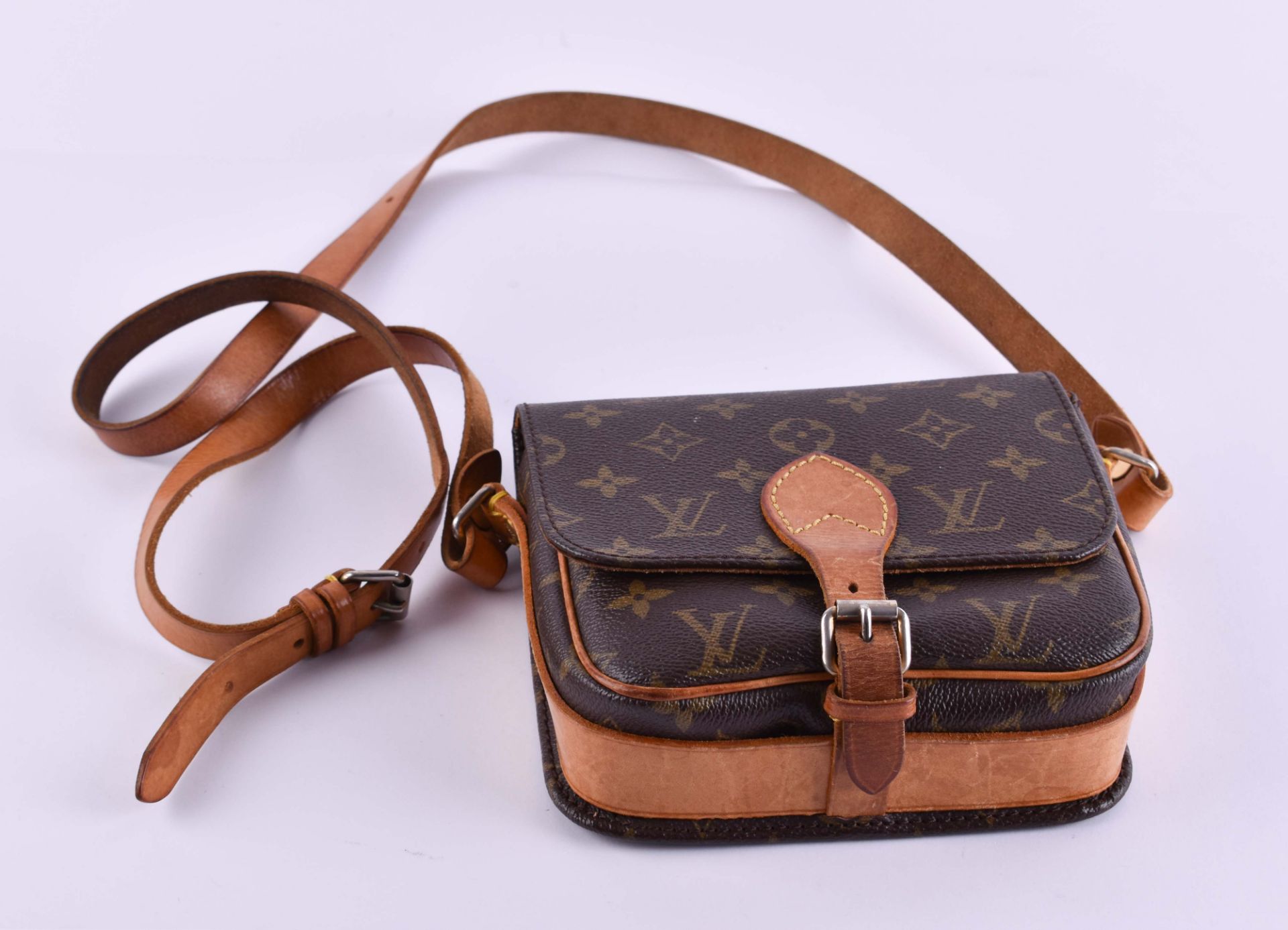 Louis Vuitton crossbody bag - Image 2 of 6