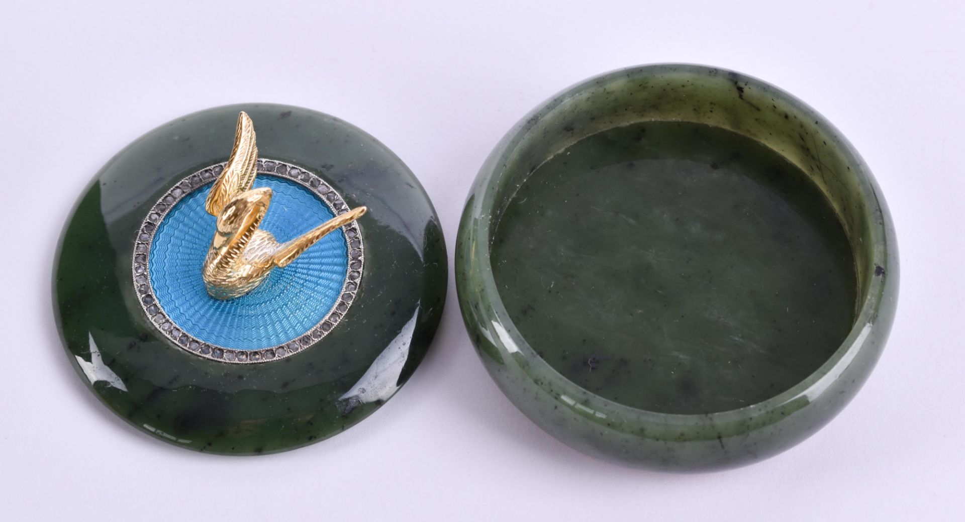 Nephrite jade lidded box Russia - Image 3 of 7