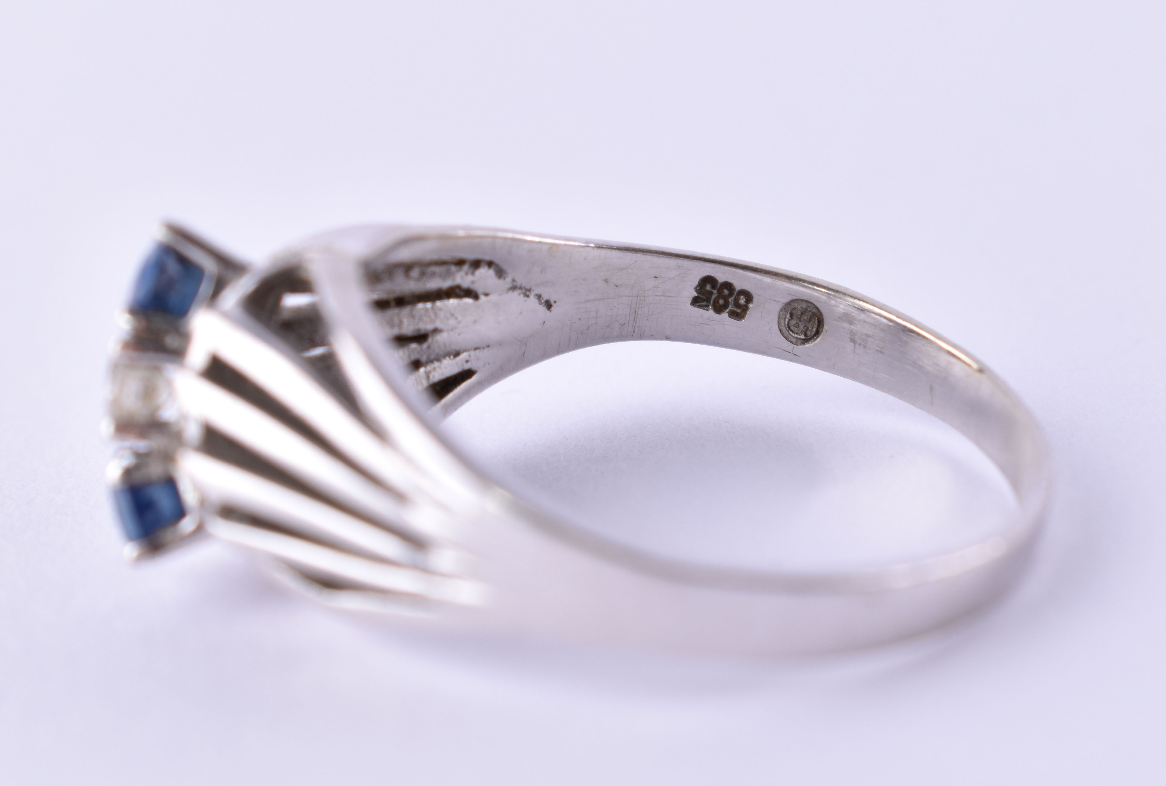 Ladies brilliant sapphire ring - Image 4 of 5