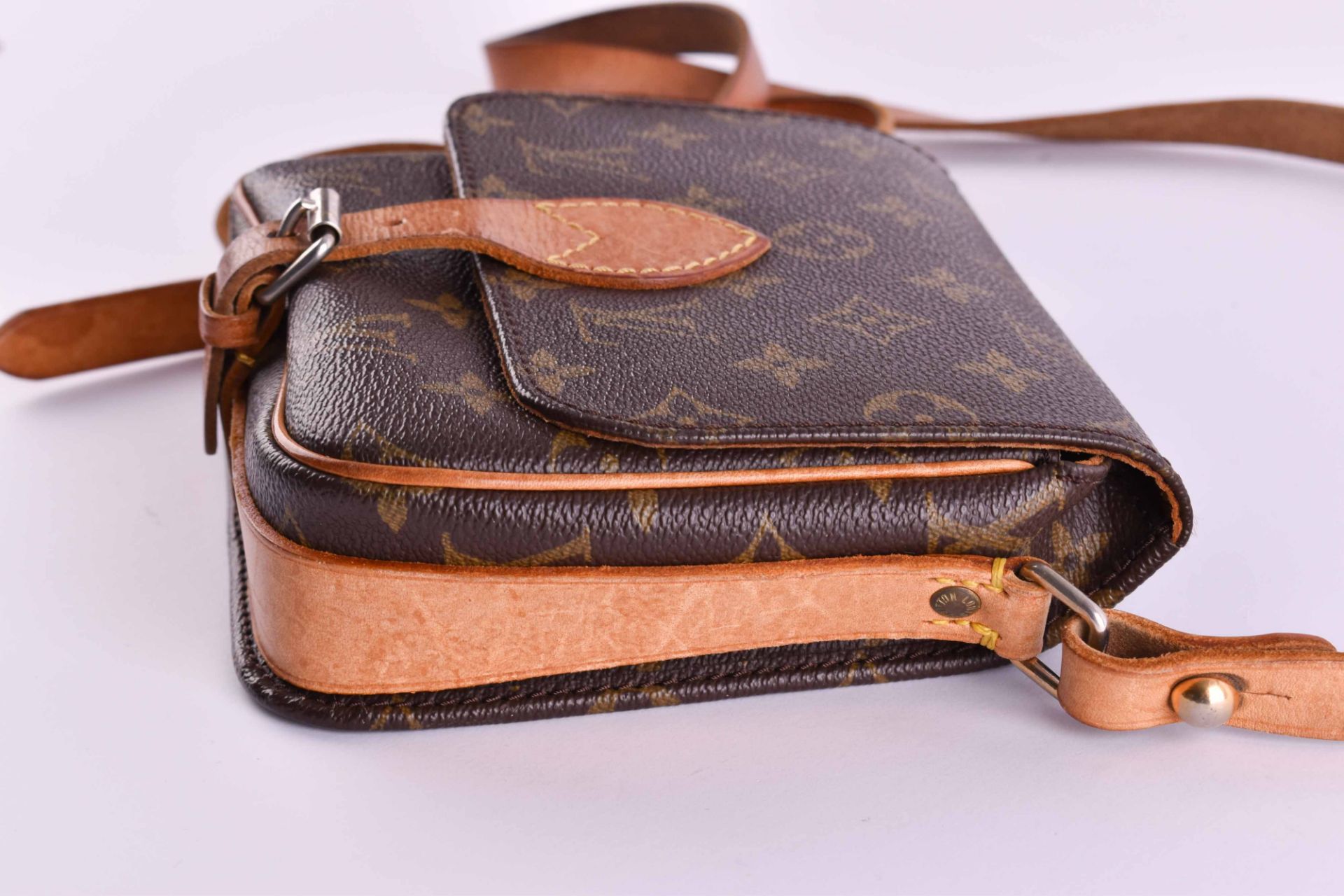 Louis Vuitton crossbody bag - Image 3 of 6