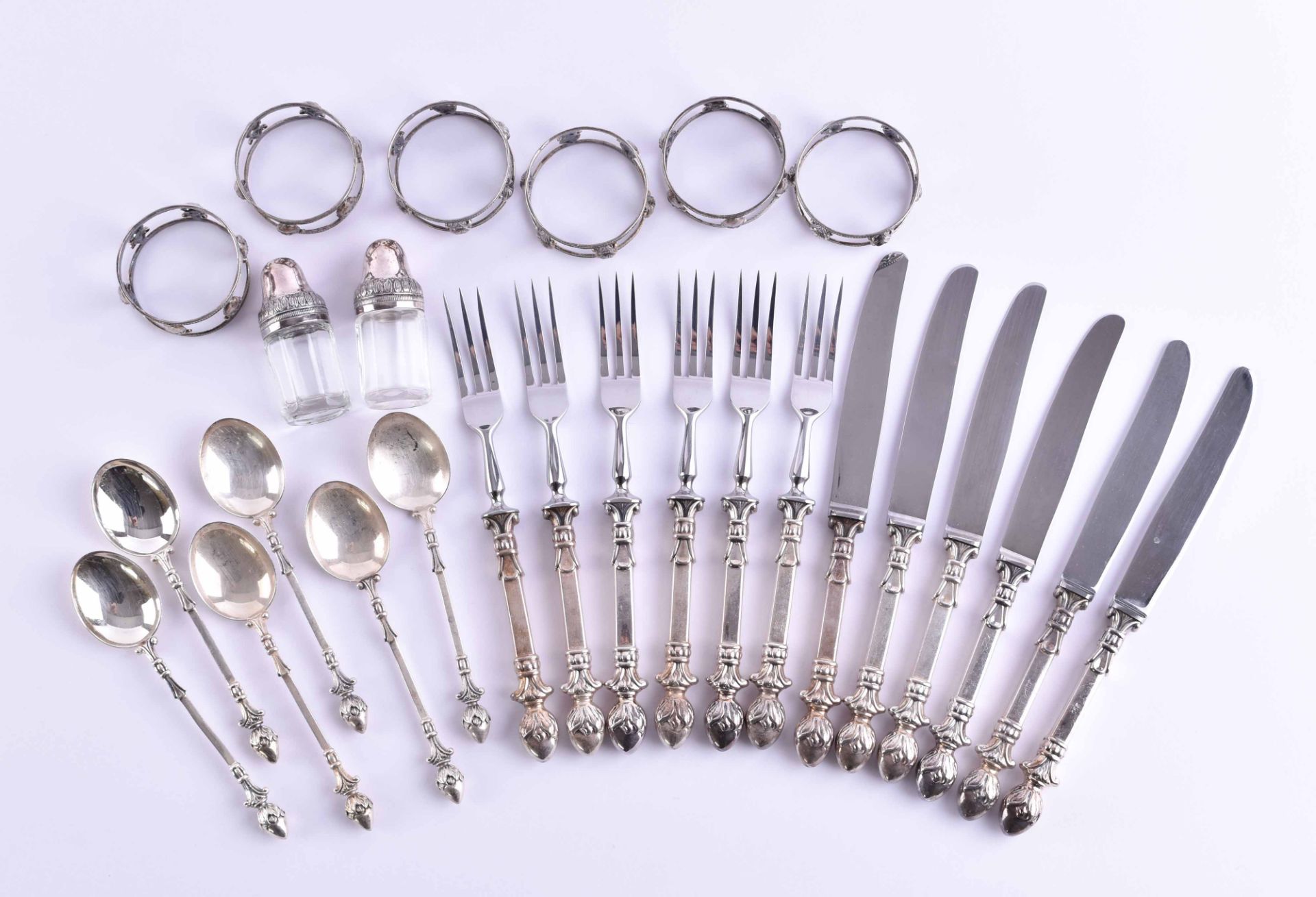 A group of cutlery