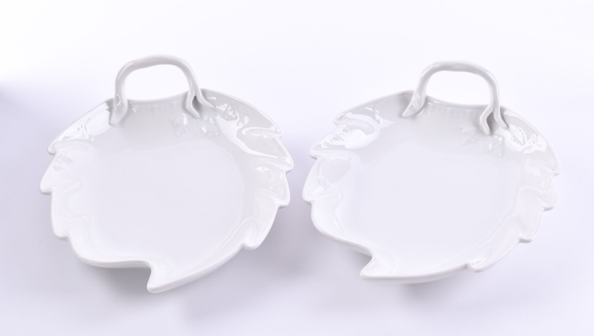 2 leaf bowls KPM Berlin