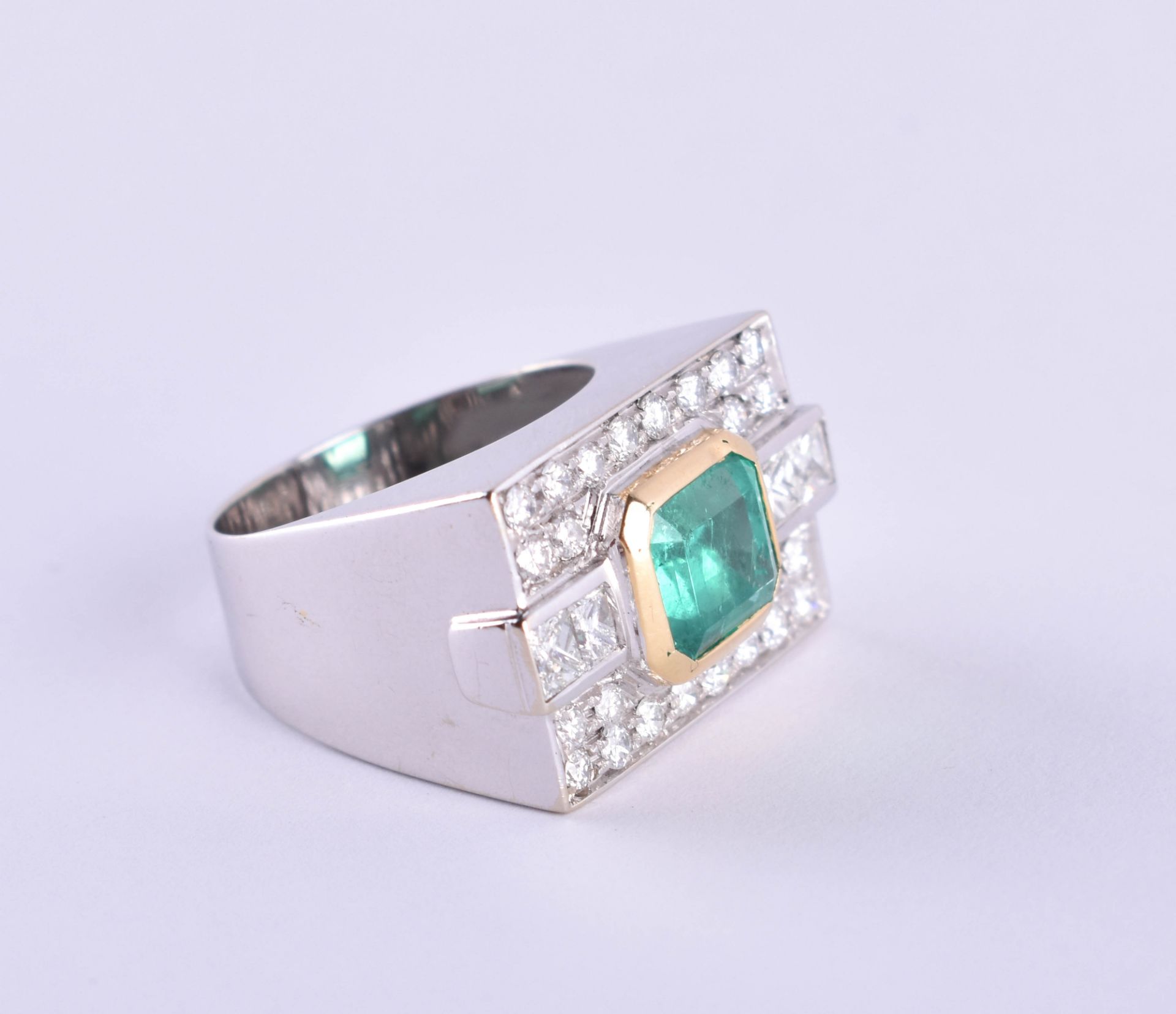  Ladies emerald, brilliant ring - Image 3 of 5