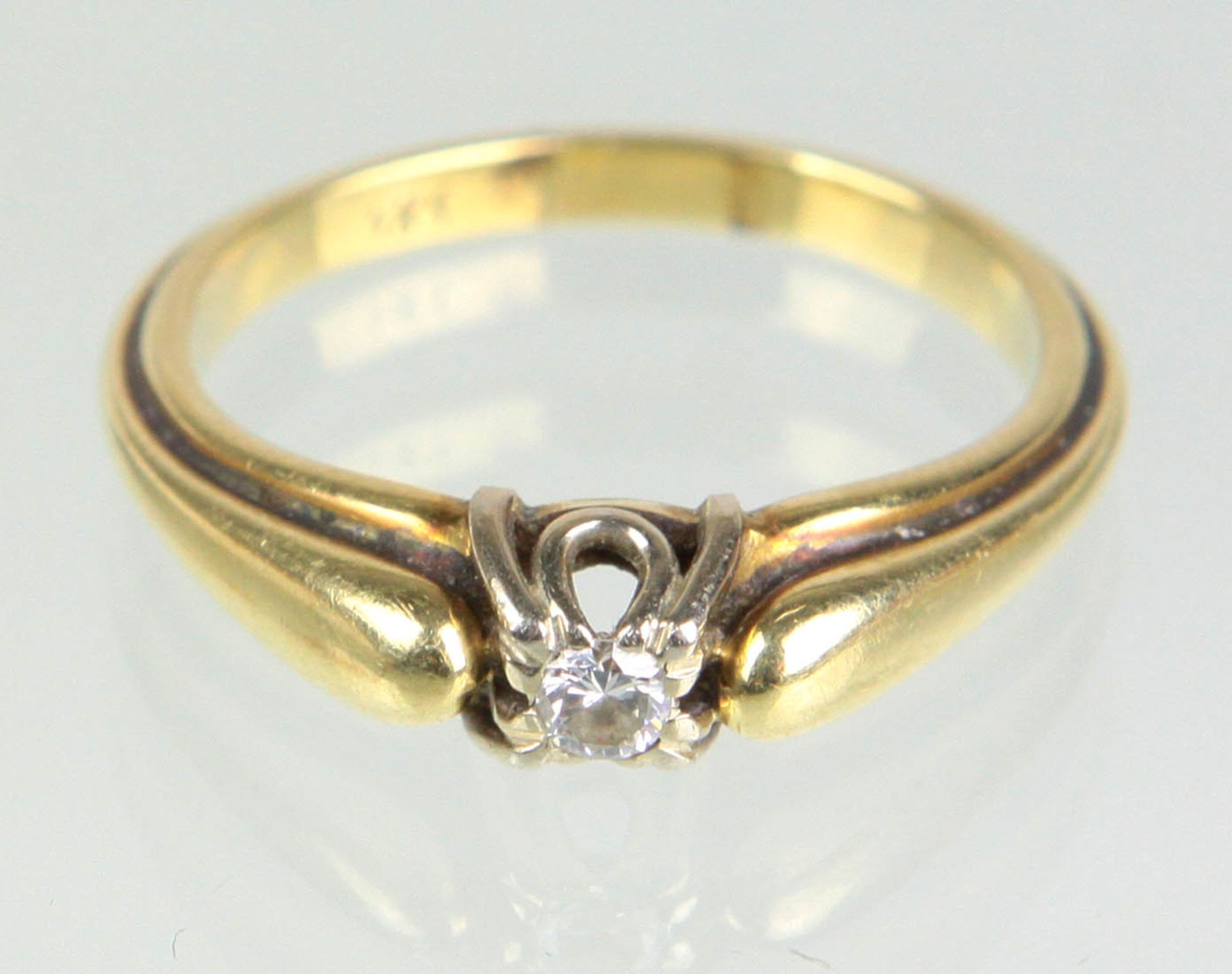 Brillant Ring GG 585punziert Gelbgold 585 (14 Karat), ca. 4,1 Gramm, Ringkopf mit eine