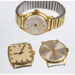 3 russische Armbanduhrenin verschiedene Ausführungen, rundes vergoldetes Modell Volna