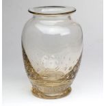 Design Vase mit Luftblasenleicht getöntes Glas mundgeblasen, gekugelter Boden, bauchi
