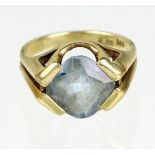 Ring mit Besatz GG 585punziert Gelbgold 585 (14 Karat), ca. 6,2 Gramm, zum Ringkopf hi