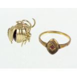 antiker Ring mit Rubin GG 333 u.a.punziert Gelbgold 333 (8 Karat), ca. 1,1 Gramm, quer