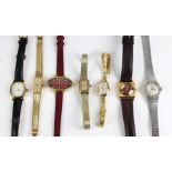 Posten Armbanduhrendabei 6 verschieden ausgeführten Damen Armbanduhren mit funktionsf