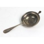 Biedermeier Teesieb um 1840punziert Silber 12 Lot sowie Th. Lang, Gewicht ca. 50 Gramm