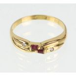 Rubin Ring mit Brillanten GG 750punziert Gelbgold 750 (18 Karat) sowie Signet, ca. 2,4