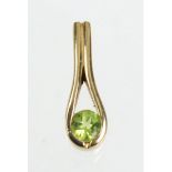 Peridot Anhänger GG 375punziert Gelbgold 375 (9 Karat) sowie Scala, ca. 3,4 Gramm, 2