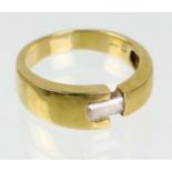 Ring mit Zirkonia GG 375punziert Gelbgold 375 (9 Karat), ca. 3,6 Gramm, geteilter Ring