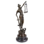 Bronzefigur *Justizia*Bronzeguß, Darstellung der Justizia mit ihren Attributen auf ha