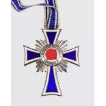 Mutterkreuz in Silber2. Form, mehrfarbig emailliert lateinisches Kreuz mit silbernen S