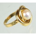 Akoya Perl Ring GG 750punziert Gelbgold 750 (18 Karat), ca. 8,2 Gramm, Ringkopf in 3-f