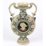 Doppelhenkel Flasche um 1900Westerwälder Keramik mit Prägenr. 947, runder Flachkorpu