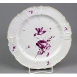Höchst musealer Teller um 1750weiß glasiertes Porzellan mit purpur Manufakturmarke H