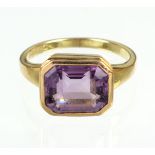 Design Ring mit Amethyst GG 585punziert Gelbgold 585 (14 Karat) sowie Signet, ca. 5 Gr