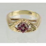 Rubin Ring GG 585punziert Gelbgold 585 (14 Karat), ca. 4,8 Gramm, von den Ringschulter