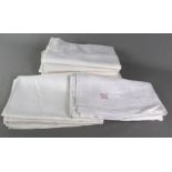 PostenTischwäsche ab 1900dabei weißes Damasttuch mit eingewebeter Rosenbordüre sowi
