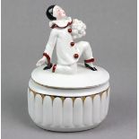 Pierrot Deckeldose um 1930weiß glasiertes Porzellan mit unterglasurgrüner Manufaktur