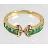 Smaragd Rubin Ring GG 750punziert Gelbgold 750 (18 Karat), ca. 3,6 Gramm, getielter Ri