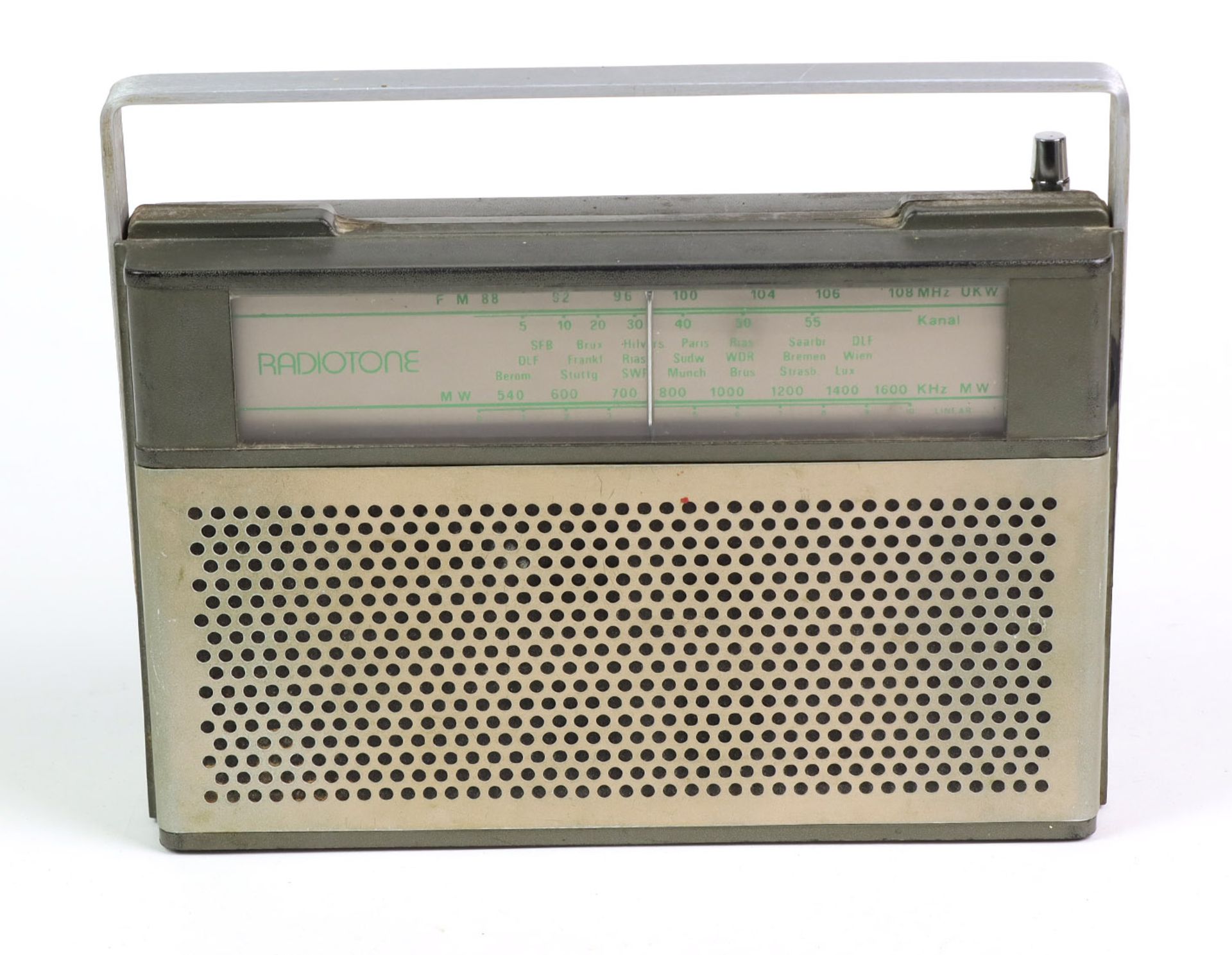 Kofferradio *Radiotone*Model No. PRR-742, Kunststoffgehäuse mit schauseitiger Senders