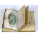 Poesiealbum *Huldigung* 1857Album der Sophie Margarethe Schulze aus Herrnhut mit hands