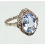 Art Deko Ring Silberpunziert 800, ca. 3,8 Gramm, quer zur Ringschiene gestellter Ringk