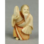 Netsuke um 1920signiert, Elfenbein von Hand beschnitzt Partiell farbig gefasst, Japane