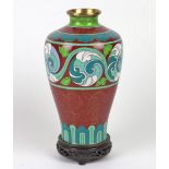 Cloisonné Vase poliertes Messing in mehrfarbiger Emaillierung in der Technik des Zell