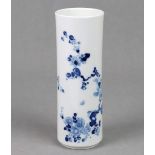 Meissen Stangenvase *Blauer Blütenzweig* Porzellan mit unterglasurblauer Schwertermar