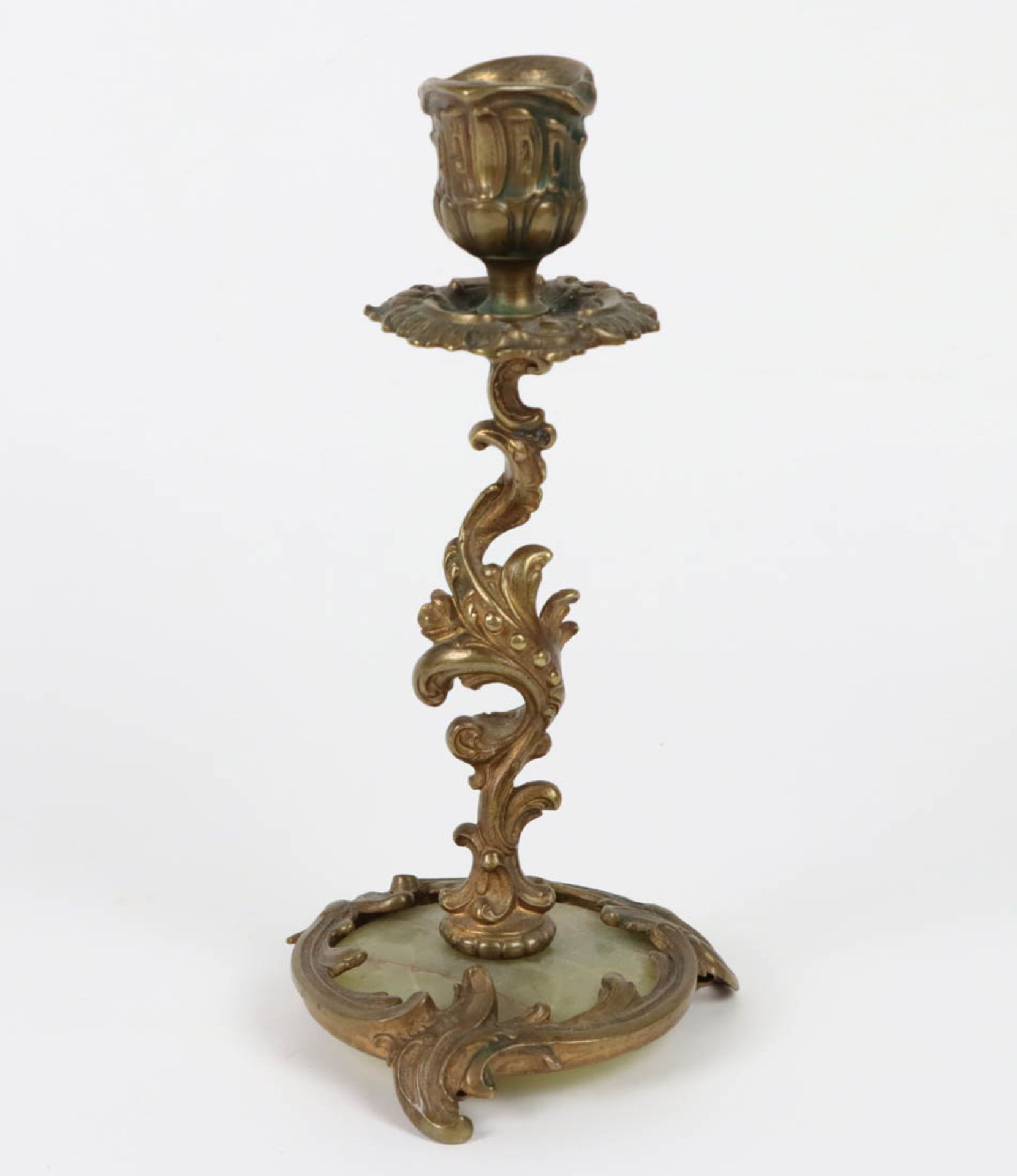 Historismus Leuchter um 1880 Bronze, einflammiger Leuchter mit floral godronierter Tü