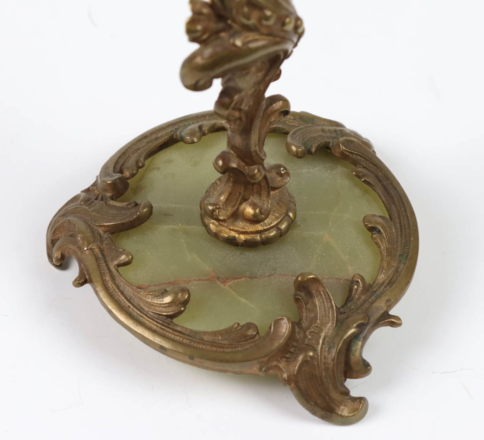 Historismus Leuchter um 1880 Bronze, einflammiger Leuchter mit floral godronierter Tü - Bild 2 aus 2